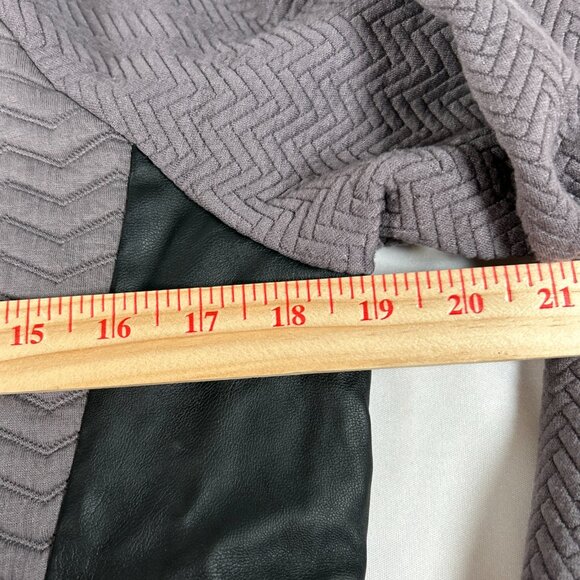 Tart Collection Women’s Small Gray Black Quilted Faux Leather Soft Full Zip Warm - Picture 7 of 11